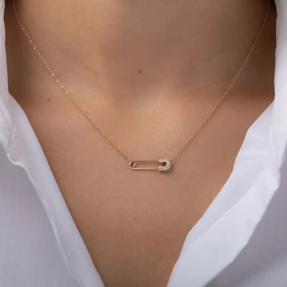 Zoe Lev Safety Pin necklace - Picture 4 of 4